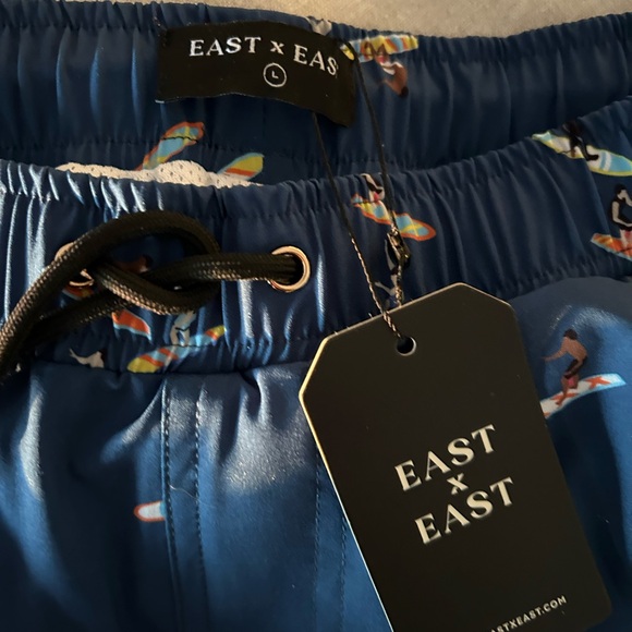 East x East Men’s Large Bathing Suit, Surfer Print - Picture 2 of 3